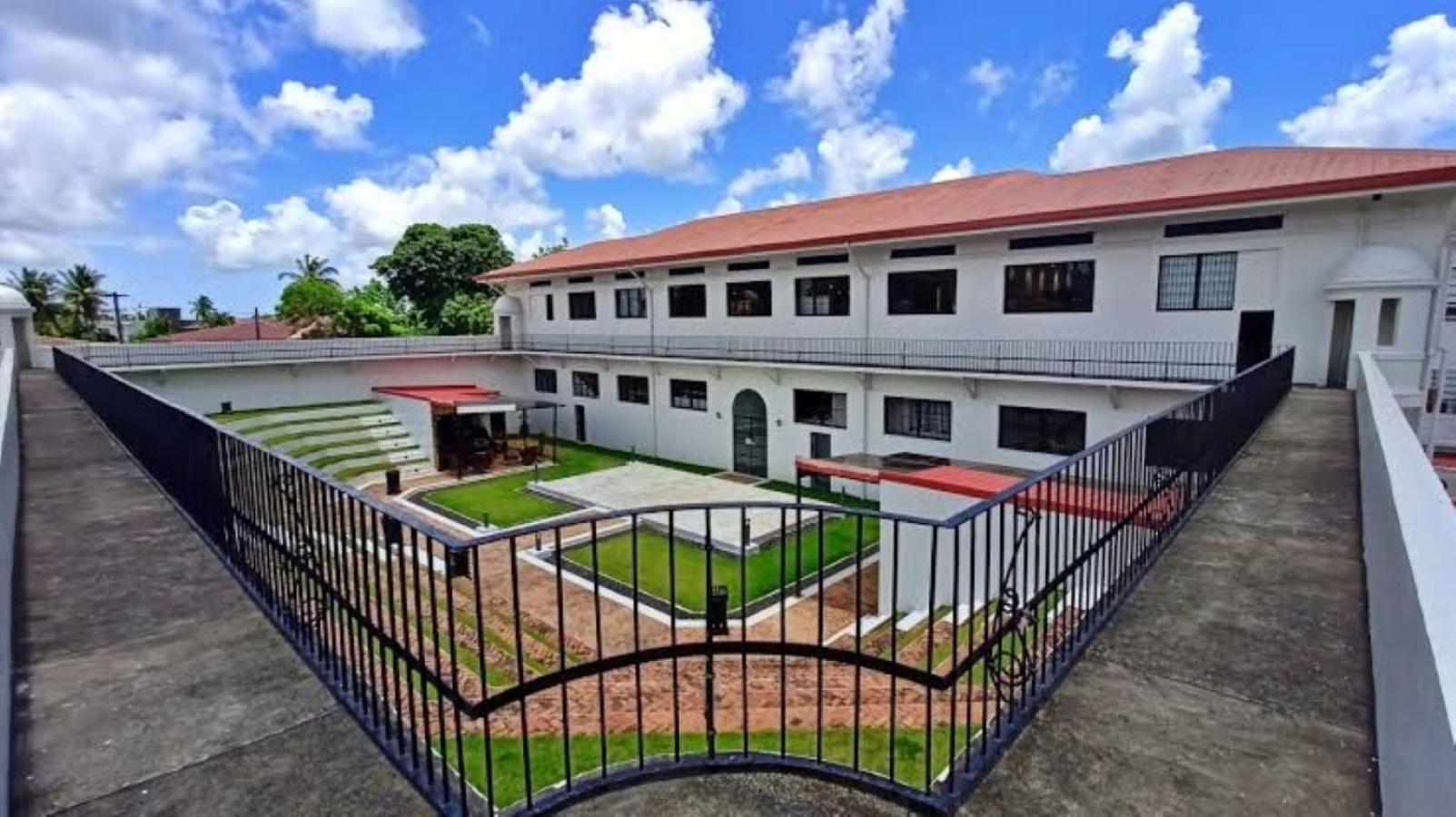 Fernando'S Hotel Sorsogon Dış mekan fotoğraf